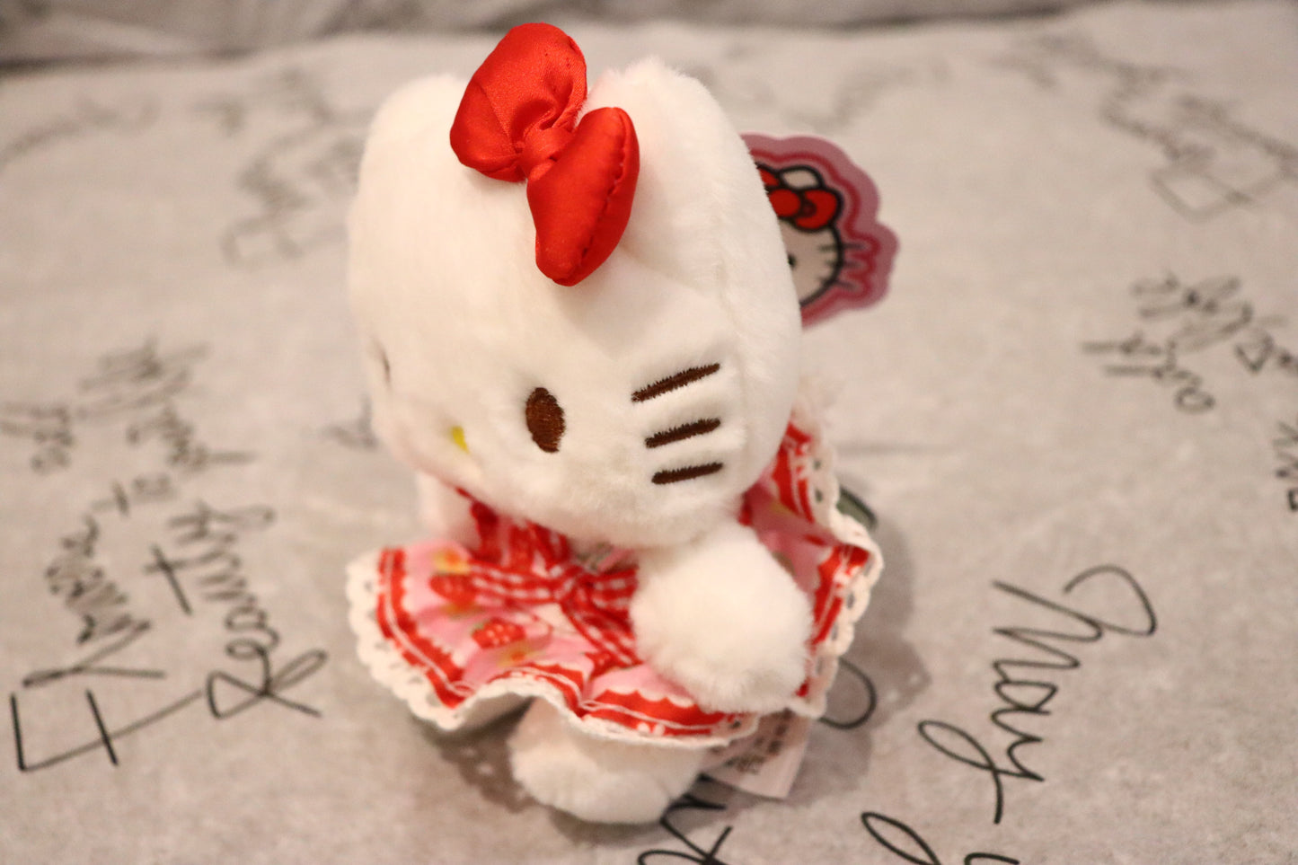 Sanrio mini plush-keychain-HELLO KITTY with lolita dress