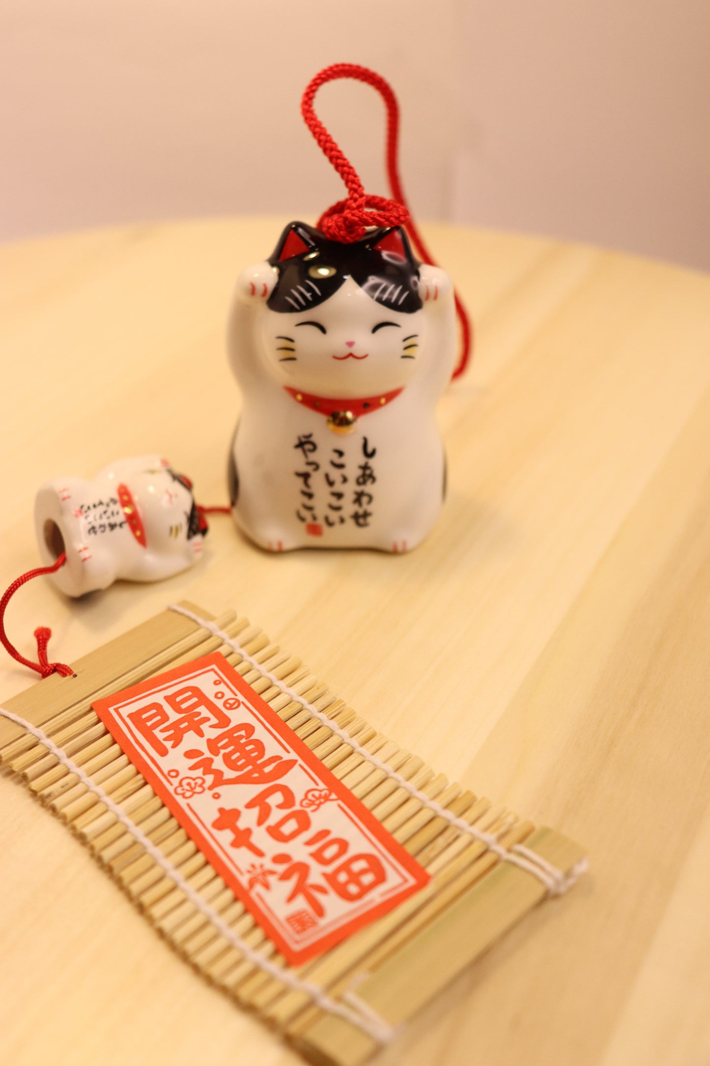 FUURIN OF MANEKINEKO ,Lucky cat WIND CHIME WITH 2 blak white cats - LE COSE DIYADI