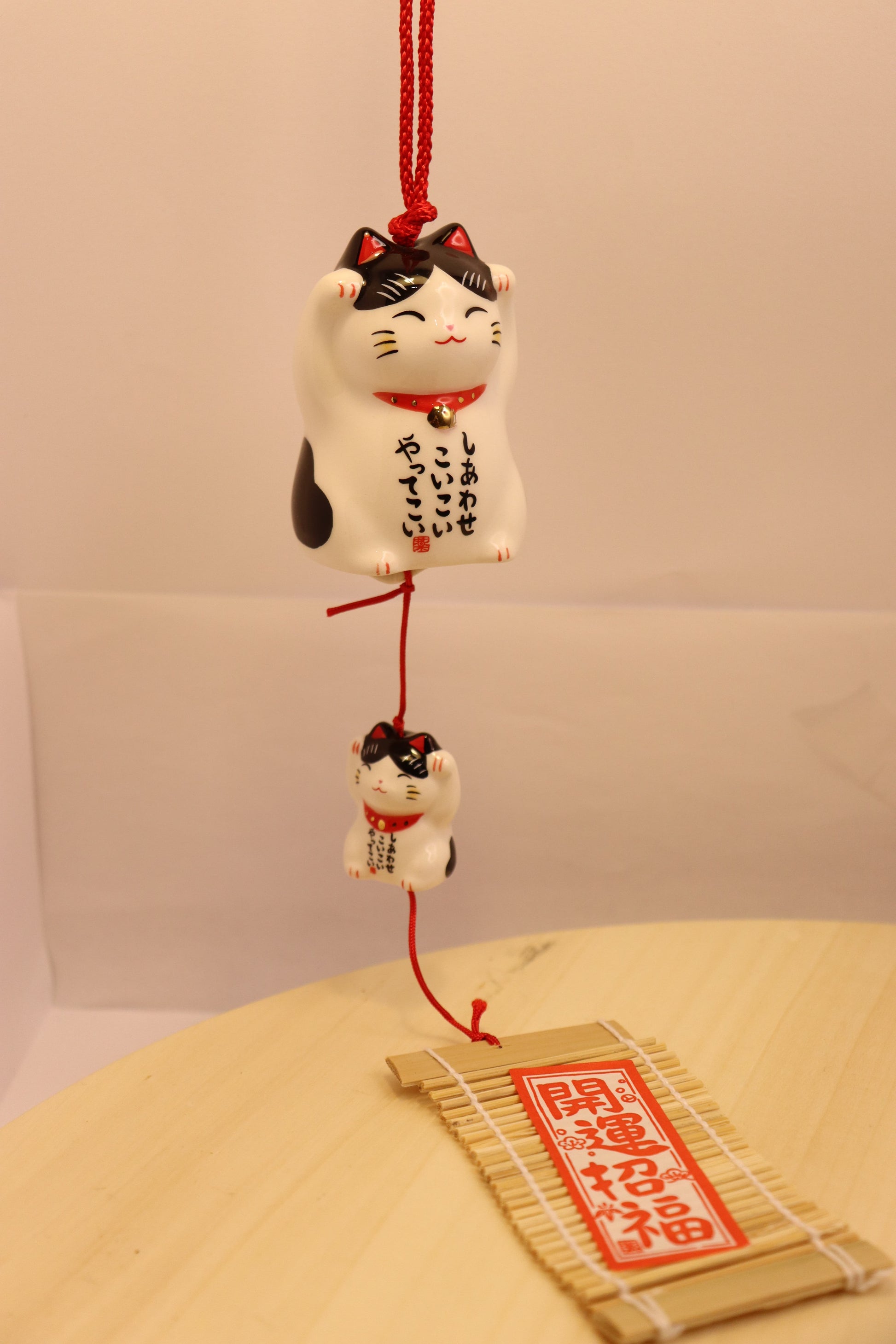 FUURIN OF MANEKINEKO ,Lucky cat WIND CHIME WITH 2 blak white cats - LE COSE DIYADI