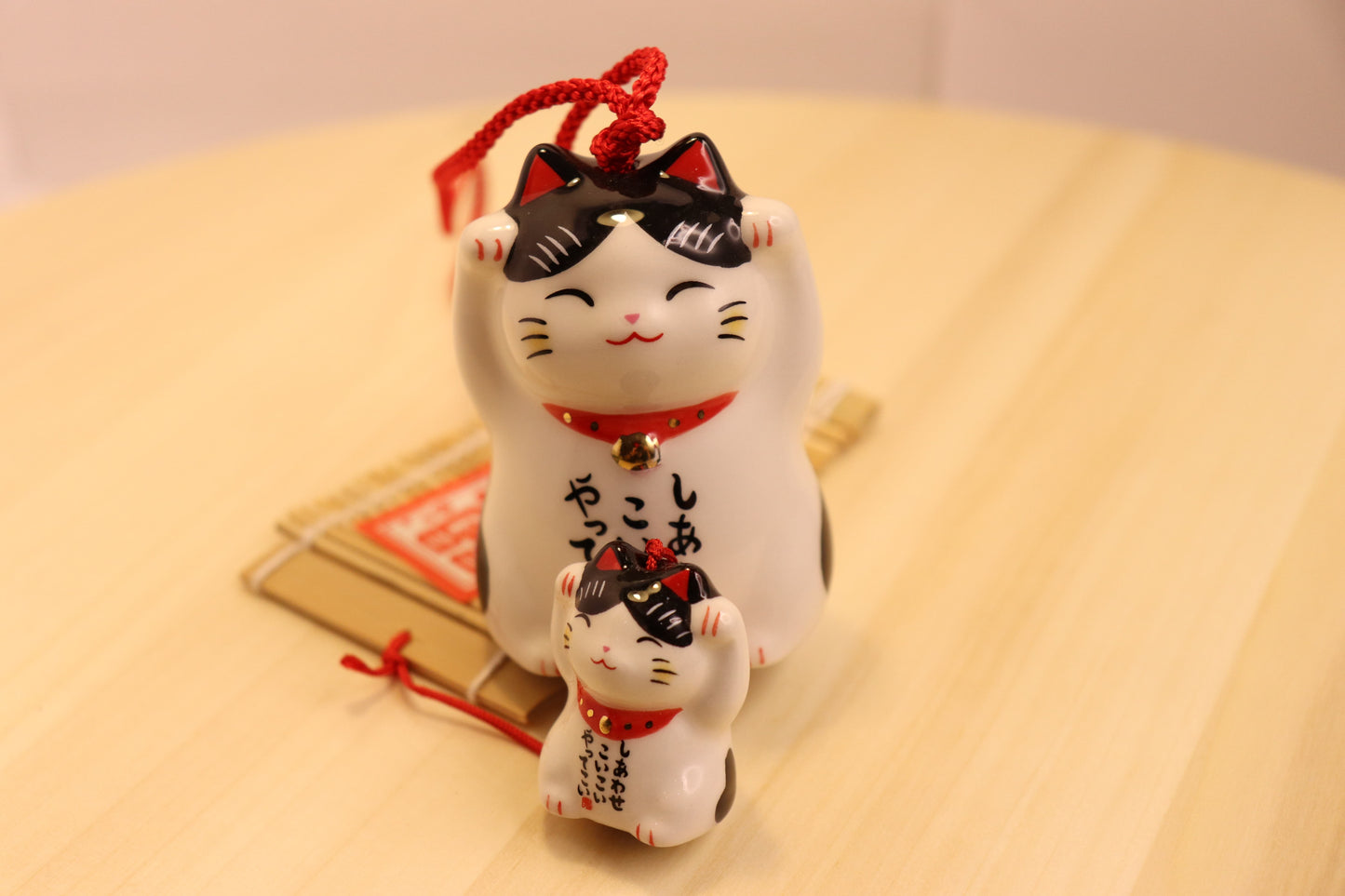 FUURIN OF MANEKINEKO ,Lucky cat WIND CHIME WITH 2 blak white cats - LE COSE DIYADI