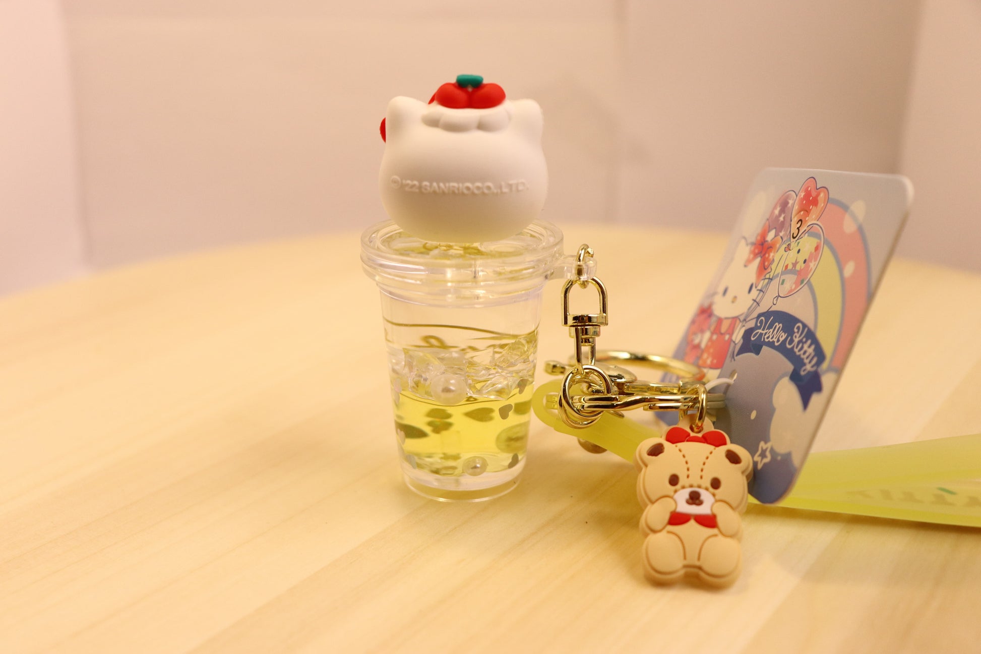 Sanrio Keychain quicksand oil liquid-Hello Kitty on the CUP OF BUBBLE TEA - LE COSE DIYADI