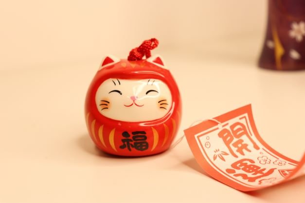 Campana al vento Furin - Gatto Daruma Rosso - LE COSE DIYADI